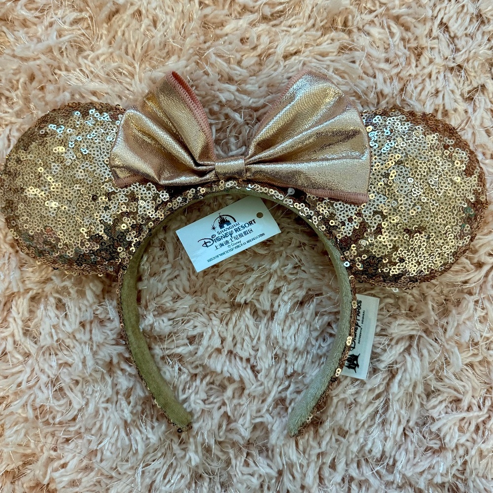 Rose gold, Disney Park ears